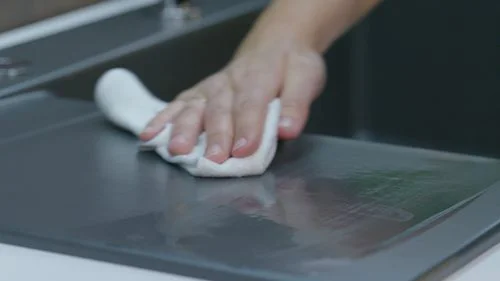 Reinigung einer Arbeitsfläche